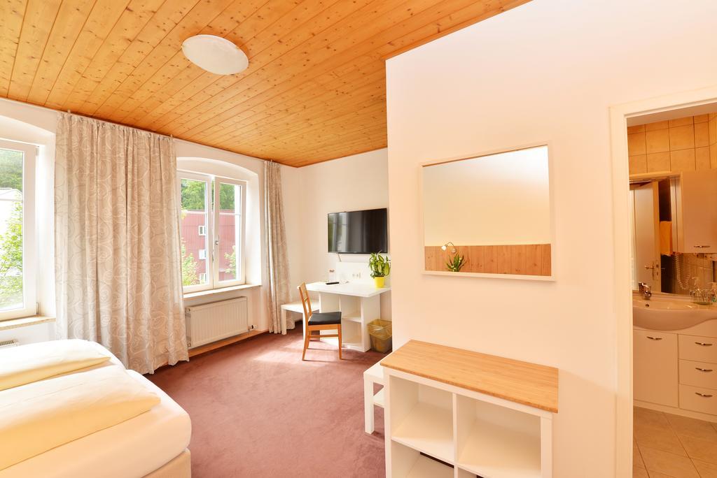Pension Gambrinus Passau Exterior photo